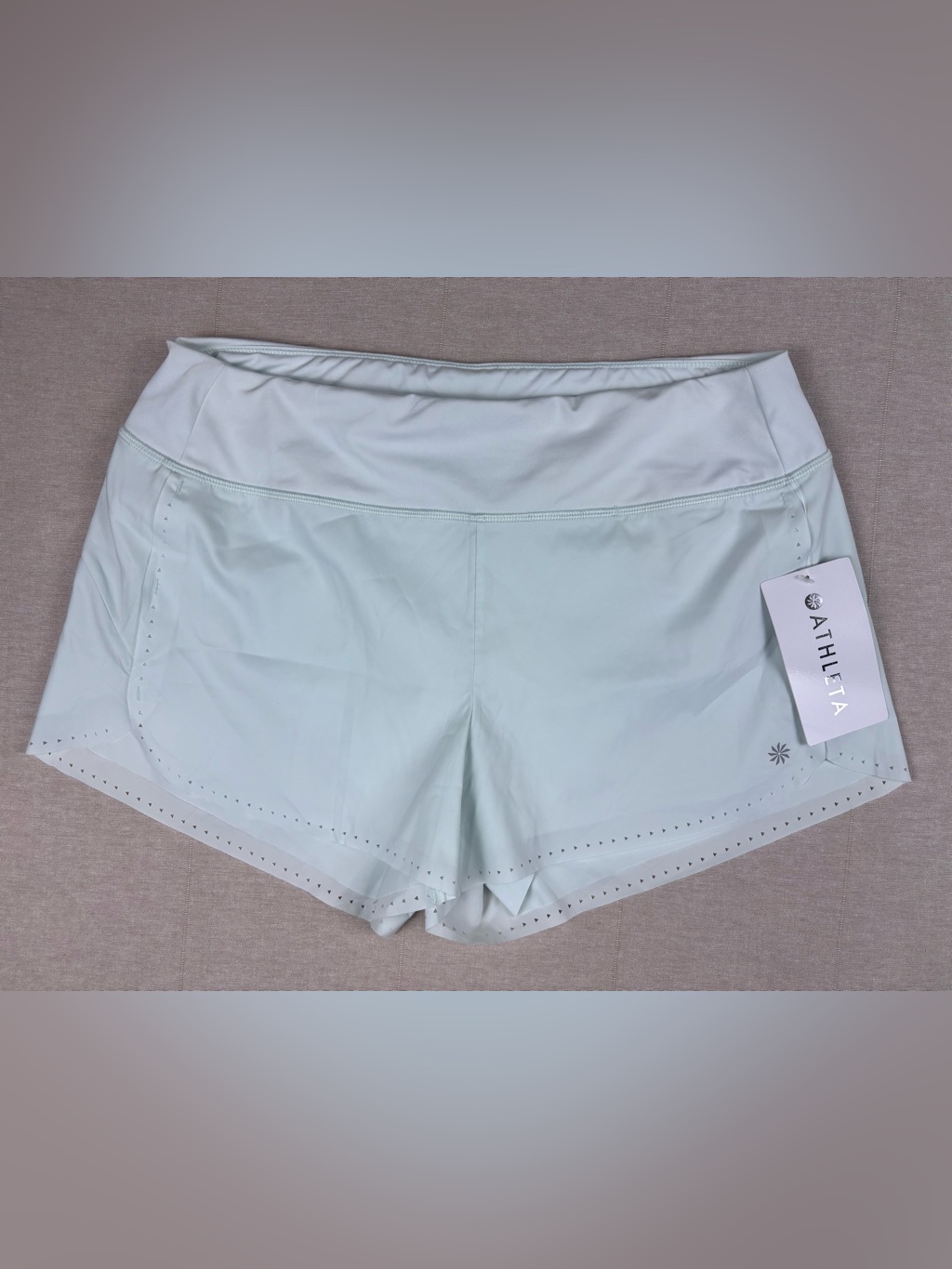 Nwt Athleta Laser Run 4” Shorts Mint Green Water Repellent Women’s Medium